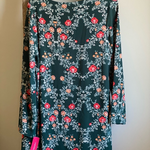 Green tunic - Picture 2 of 4